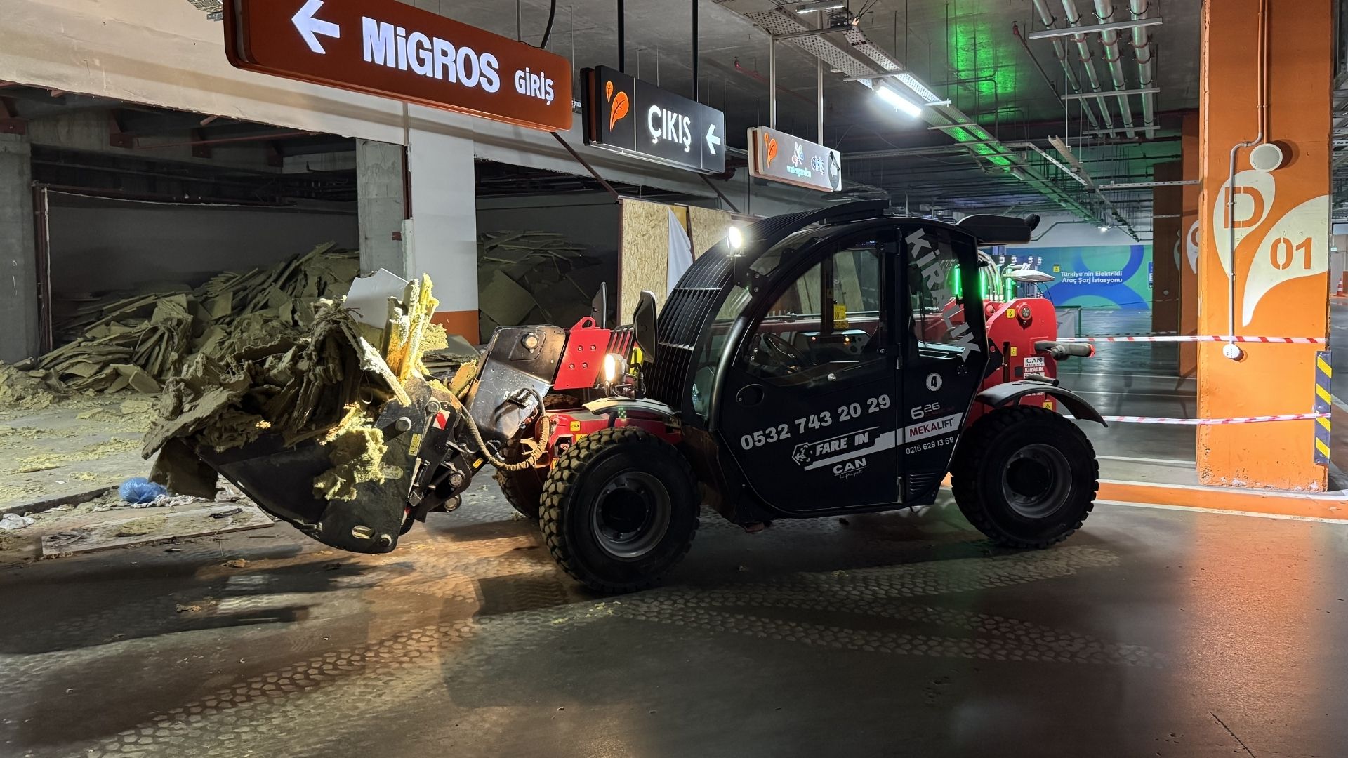 Forklift ile yükleme boşaltma