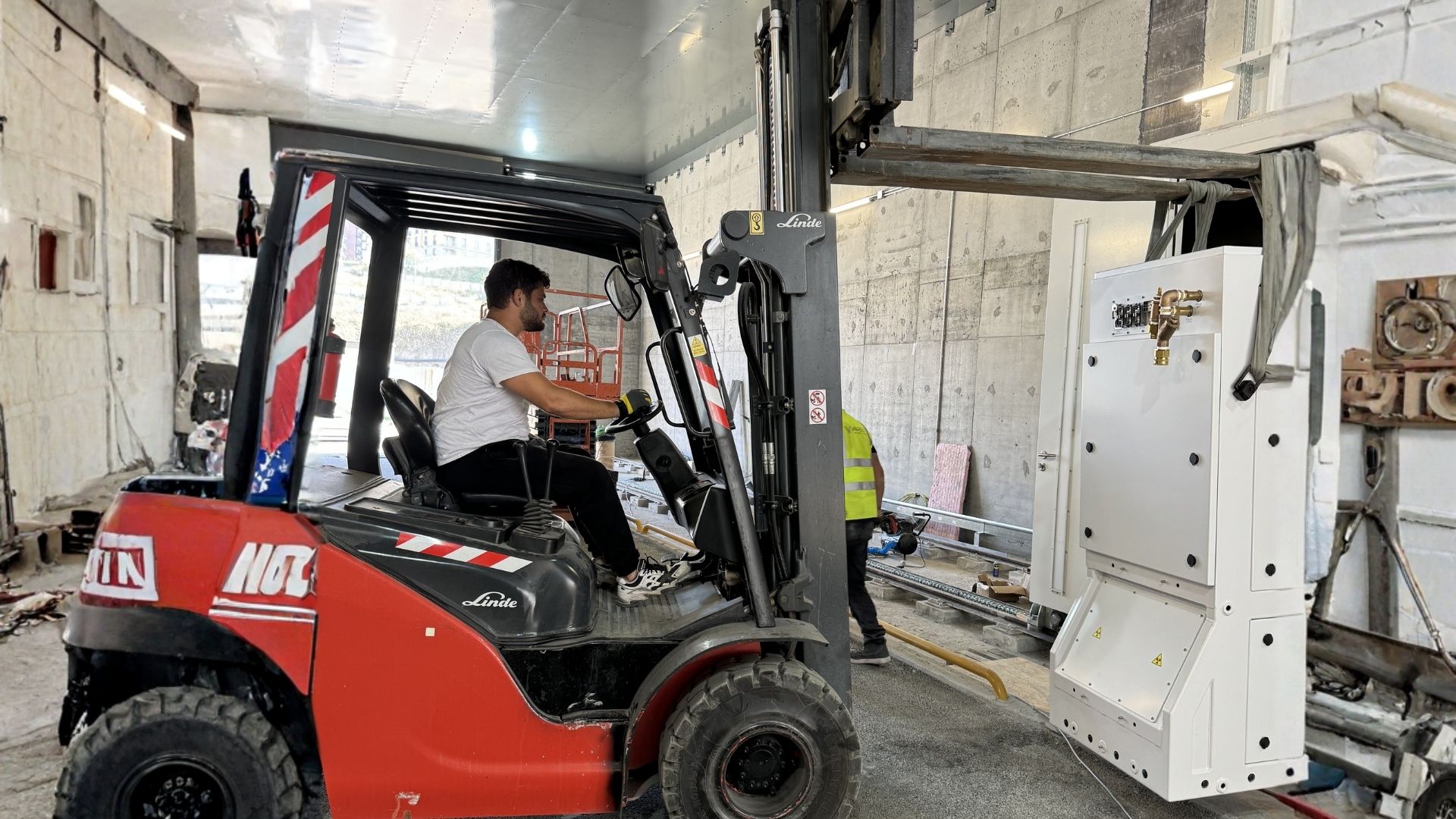 Forklift ile yükleme ve istifleme